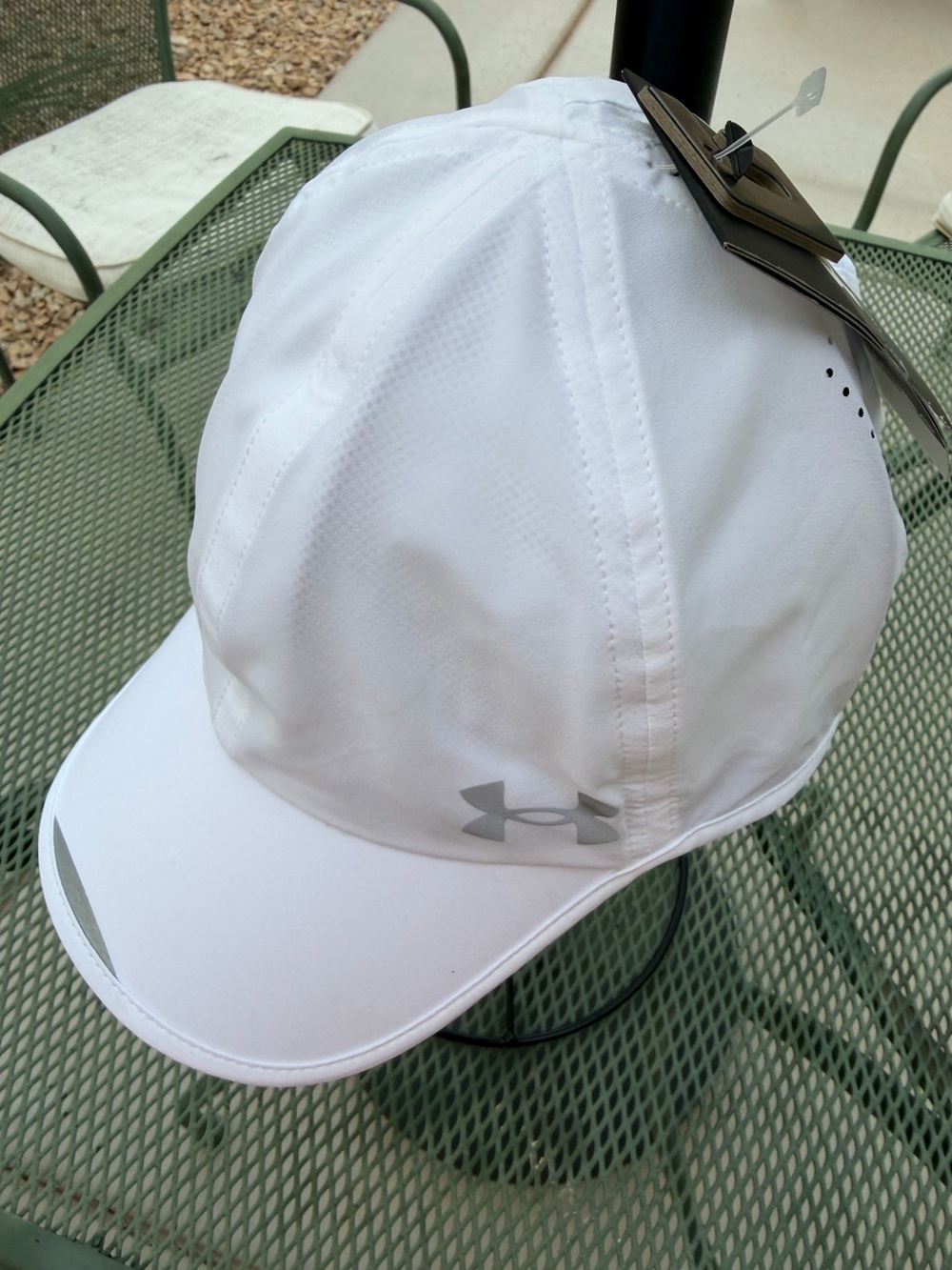 Under Armour Men White UA Iso-Chill Launch Run Baseball Cap OSFM Adjustable NWT